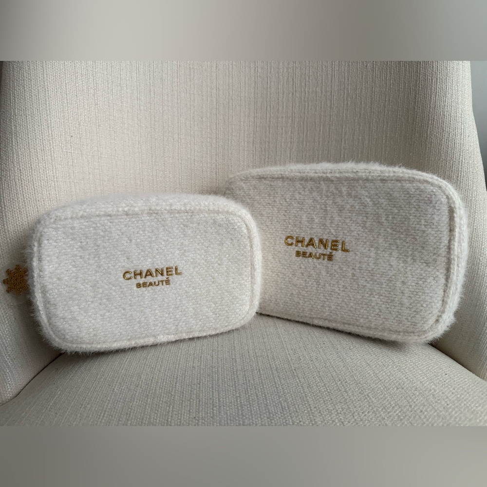 CHANEL White Terry Cloth Cosmetic Pouch Set